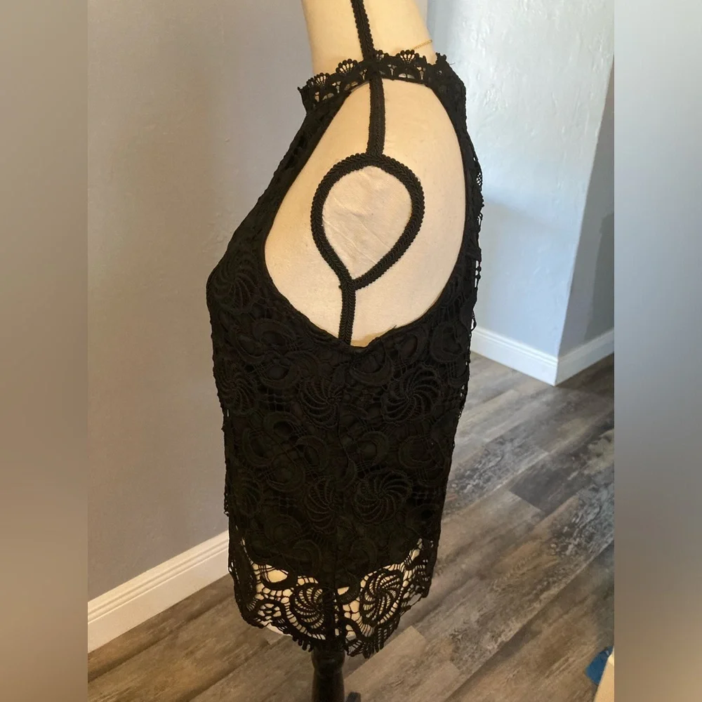 Ultra Pink Embroidered Lace tank top - Picture 6 of 14